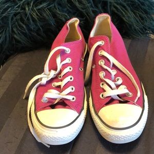 Purple low top converse